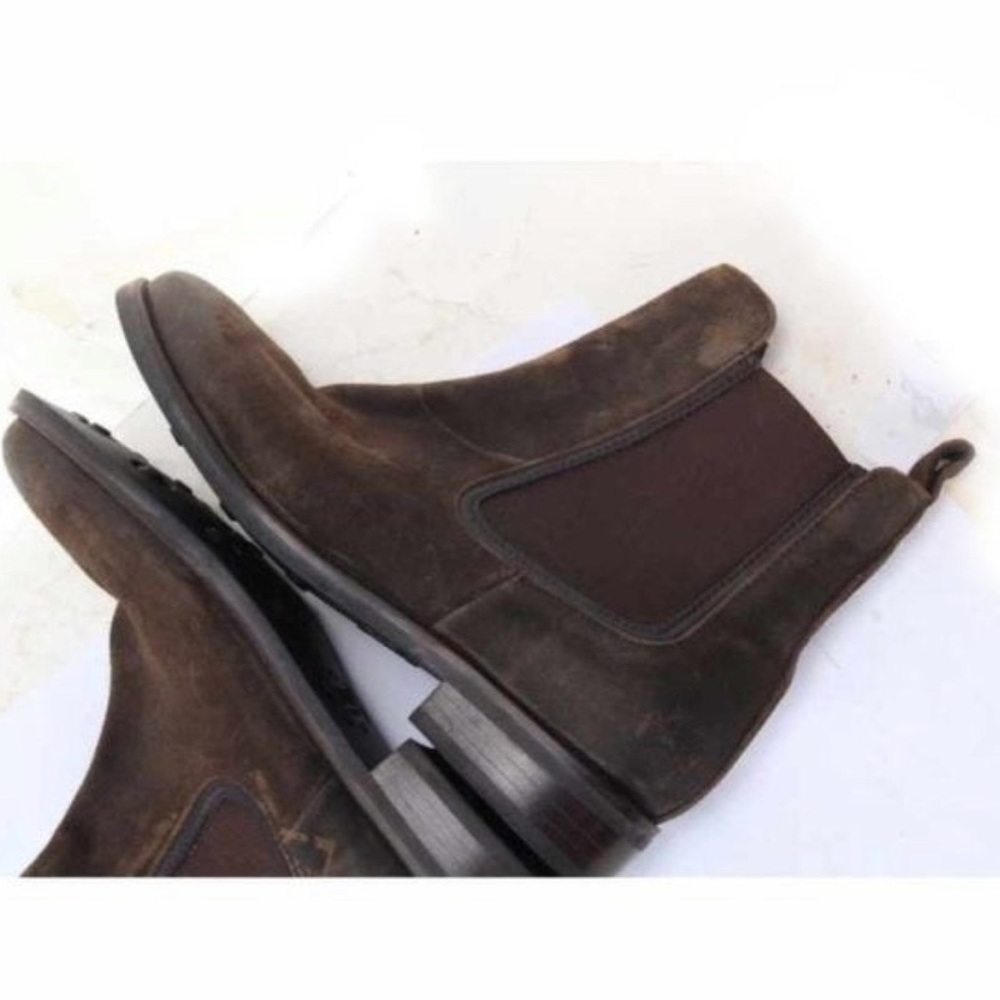 Woman’s Thursday dutchess boot